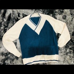 LIKE NEW RIBBED BLUE CREME LOOSE FIT WITH POCKET SWEATER
